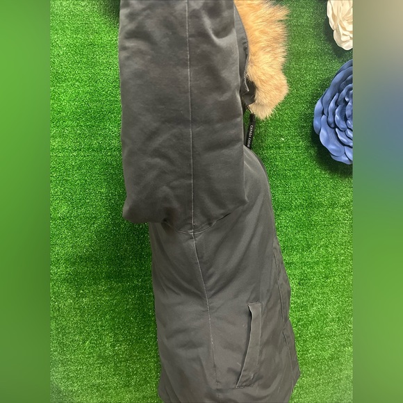 Canada Goose winter parka coat with big fur hood size medium